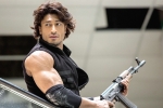 Thakur Anoop Singh, Commando 2 story, commando 2 movie review, Esha gupta