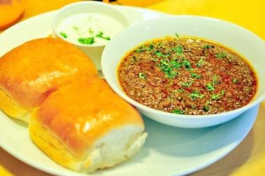 Spicy snack Keema Pav recipe! Spicy snack Keema Pav recipe!