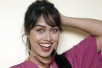 Bhasha Mukherjee, Bhasha Mukherjee, miss england gets back to her duty as nhs doctor during pandemic, Nhs