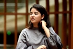 zaira wasim images, zaira wasim age, zaira wasim quits bollywood to focus on her faith islam, Dangal