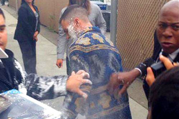 Adam Levine was attacked near Jimmy Kimmel Live set},{Adam Levine was attacked near Jimmy Kimmel Live set