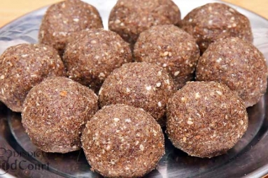 How to make Delicious Raagi And Gur Ke Laddoo? How to make Delicious Raagi And Gur Ke Laddoo?